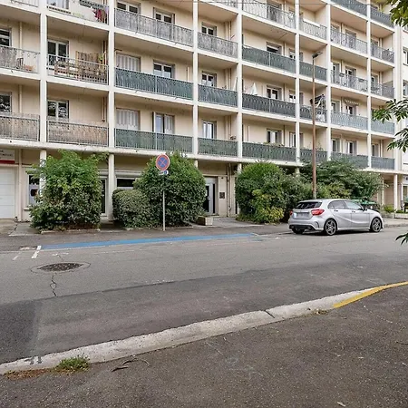 Platanes - St-michel - Proche Stadium Tfc - Metro דירה
